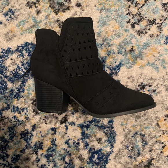 Nature breeze black laser cut bootie - Picture 7 of 8